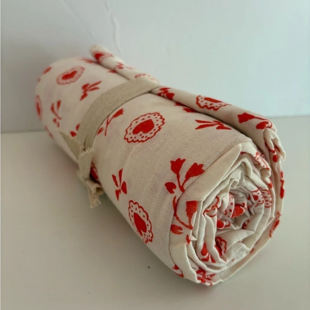 NWOT Urban Outfitters Sweetheart Ditsy Patterned Shower Curtain